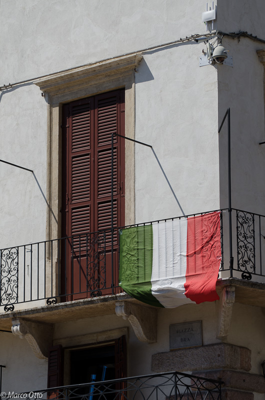 Italiaanse vlag op balkon
